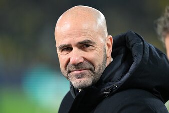 PSV-Trainer Peter Bosz und sein Team sind nur noch theoretisch von Platz eins zu verdrängen. PSV-Trainer Peter Bosz und sein Team sind nur noch theoretisch von Platz eins zu verdrängen.