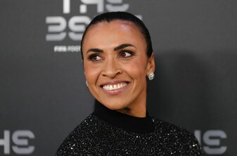 Marta beendet nach diesem Jahr ihre Karriere in Brasiliens Nationalteam. Marta beendet nach diesem Jahr ihre Karriere in Brasiliens Nationalteam.