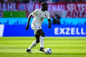 Münchens Dayot Upamecano hat sich am Knöchel verletzt. Münchens Dayot Upamecano hat sich am Knöchel verletzt.