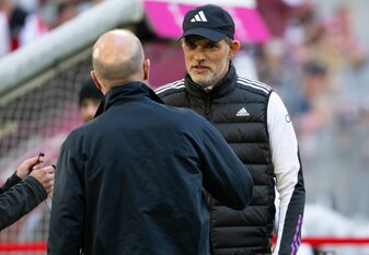 Bayerns Trainer Thomas Tuchel hat der Kritik von Uli Hoeneß vehement widersprochen. Bayerns Trainer Thomas Tuchel hat der Kritik von Uli Hoeneß vehement widersprochen.