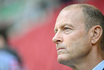 Jess Thorup wird eine Weile brauchen, um nachzuvollziehen, warum seine Augsburger so bieder und harmlos auftraten. Jess Thorup wird eine Weile brauchen, um nachzuvollziehen, warum seine Augsburger so bieder und harmlos auftraten.