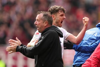 Wiesbadens Trainer Markus Kauczinski muss im Abstiegskampf gehen. Wiesbadens Trainer Markus Kauczinski muss im Abstiegskampf gehen.