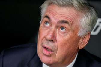 Die Meister-Sause blies Star-Trainer Carlo Ancelotti kurzerhand ab. Die Meister-Sause blies Star-Trainer Carlo Ancelotti kurzerhand ab.