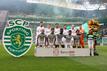 Die Spieler von Sporting CP posieren für ein Mannschaftsfoto während des Spiels der Liga Portugal Betclic zwischen Sporting CP und Portimonense SC im  Estadio Jose Alvalade.