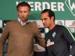 Werder Geschäftsführer Frank Baumann (l) sucht einen neuen Trainer. Alexander Nouri (r) hat gute Chancen. Foto: Carmen Jaspersen
