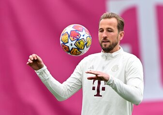 Fünf Tore fehlen Harry Kane zur Bundesliga-Bestmarke von Robert Lewandowski. Fünf Tore fehlen Harry Kane zur Bundesliga-Bestmarke von Robert Lewandowski.