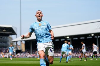 Phil Foden erzielte beim klaren Auswärtssieg von Manchester City ein Tor. Phil Foden erzielte beim klaren Auswärtssieg von Manchester City ein Tor.