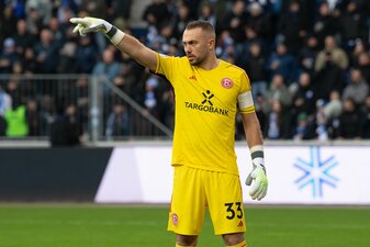 Florian Kastenmeier wurde in Kiel Opfer einer Fan-Attacke. Florian Kastenmeier wurde in Kiel Opfer einer Fan-Attacke.