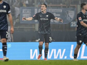 "Sollten sich hinterfagen": Schlotterbeck kritisiert BVB "Sollten sich hinterfagen": Schlotterbeck kritisiert BVB