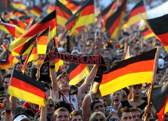 Fußball-Deutschland hofft bei der EM im eigenen Land auf ein neues Sommermärchen. Fußball-Deutschland hofft bei der EM im eigenen Land auf ein neues Sommermärchen.