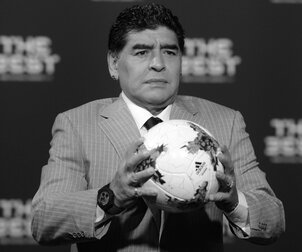 Wurde 1986 zum besten Spieler der WM gewählt: Diego Maradona. Wurde 1986 zum besten Spieler der WM gewählt: Diego Maradona.