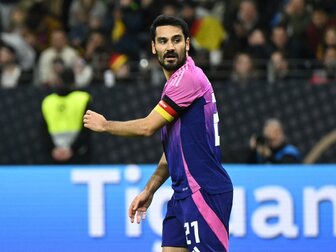Werbetafeln in Berlin: Kapitän Gündogan bei der EM Werbetafeln in Berlin: Kapitän Gündogan bei der EM