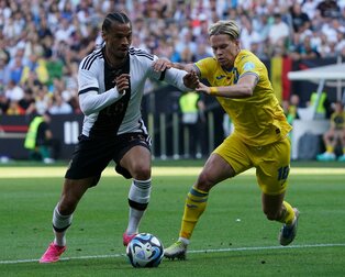 Mychajlo Mudryk (r) wird mit der Ukraine zur EM fahren. Mychajlo Mudryk (r) wird mit der Ukraine zur EM fahren.