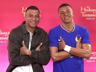Mbappe enthüllt Wachsfigur - Ausstellung in Berlin Mbappe enthüllt Wachsfigur - Ausstellung in Berlin