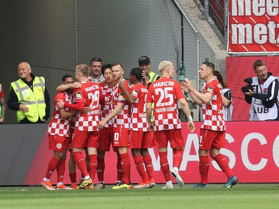 Mainz rettet sich: Henriksen lässt 05er jubeln