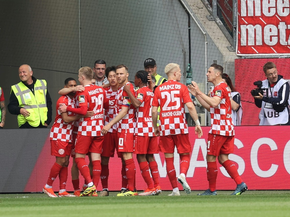 Mainz rettet sich: Henriksen lässt 05er jubeln