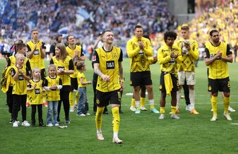Marco Reus geht: Eine Legende verabschiedet sich von ihrem Wohnzimmer. Foto: Dean Mouhtaropoulos/Getty Images Marco Reus geht: Eine Legende verabschiedet sich von ihrem Wohnzimmer. Foto: Dean Mouhtaropoulos/Getty Images