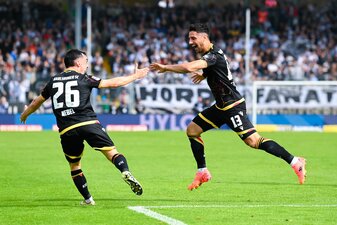Lars Stindl (r.) trifft bei seinem letzten Profispiel zum 3:0 für den KSC. Lars Stindl (r.) trifft bei seinem letzten Profispiel zum 3:0 für den KSC.