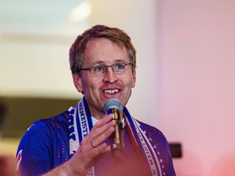 Darf Holstein in Kiel spielen? Günther zuversichtlich Darf Holstein in Kiel spielen? Günther zuversichtlich