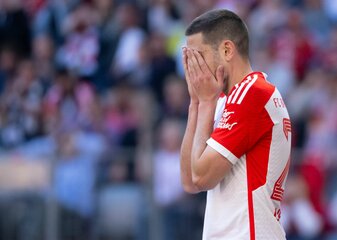 Der Portugiese Raphael Guerreiro wird die EM verpassen. Der Portugiese Raphael Guerreiro wird die EM verpassen.