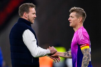 Toni Kroos (r) will seine sportliche Karriere nach der EM beenden.