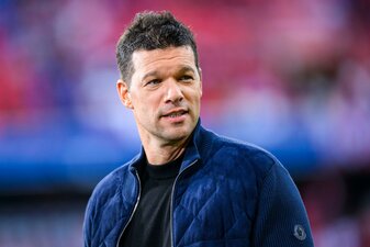 Der FC Bayern müsse eingreifende Veränderungen am Kader vornehmen, findet Ballack. Der FC Bayern müsse eingreifende Veränderungen am Kader vornehmen, findet Ballack.