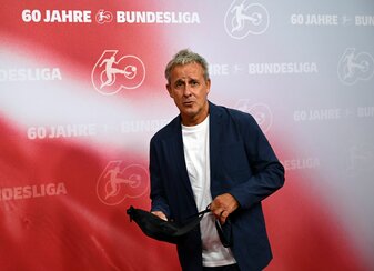 Ex-Profi Pierre Littbarski übt scharfe Kritik an den Verantwortlichen beim 1. FC Köln.