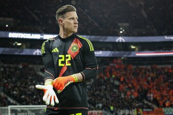 Nationaltorhüter Marc-André ter Stegen weißt einen Medienbericht vehement zurück. Nationaltorhüter Marc-André ter Stegen weißt einen Medienbericht vehement zurück.