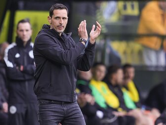 Toppmöller bleibt Eintracht-Trainer für kommende Saison Toppmöller bleibt Eintracht-Trainer für kommende Saison