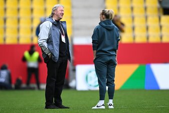 Bundestrainer Horst Hrubesch fordert von den DFB-Frauen den dritten Erfolg in der dritten Partie auf dem Weg zur EM 2025. Bundestrainer Horst Hrubesch fordert von den DFB-Frauen den dritten Erfolg in der dritten Partie auf dem Weg zur EM 2025.