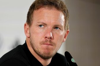 Nagelsmann hat 27 Profis in seinen vorläufigen Kader berufen, bei der EM dabei sein dürfen nur 26 Spieler. Nagelsmann hat 27 Profis in seinen vorläufigen Kader berufen, bei der EM dabei sein dürfen nur 26 Spieler.