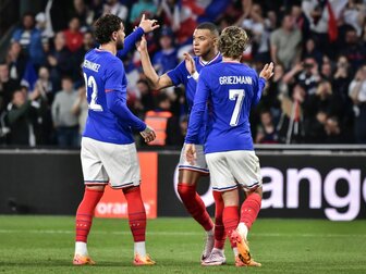 Mbappe trifft und legt auf: Frankreich holt Pflichtsieg Mbappe trifft und legt auf: Frankreich holt Pflichtsieg