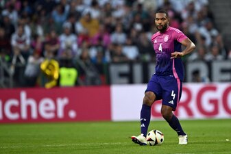 Leverkusens Jonathan Tah ist offenbar beim FC Bayern im Gespräch. Leverkusens Jonathan Tah ist offenbar beim FC Bayern im Gespräch.