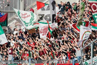 Der FC Augsburg hat den Torhüter Nediljko Labrović verpflichtet. Der FC Augsburg hat den Torhüter Nediljko Labrović verpflichtet.