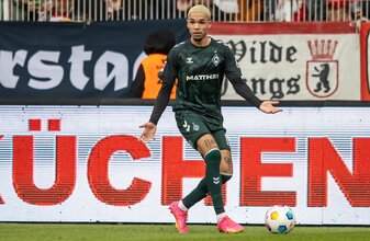 Der Stürmer verlängerte beim Fußball-Bundesligisten SV Werder Bremen. Der Stürmer verlängerte beim Fußball-Bundesligisten SV Werder Bremen.
