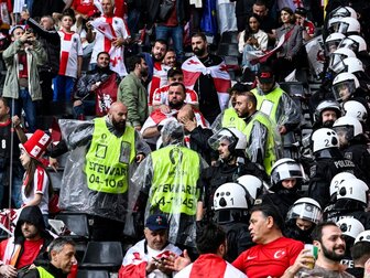 Fan-Prügelei vor EM-Spiel zwischen Türkei und Georgien Fan-Prügelei vor EM-Spiel zwischen Türkei und Georgien