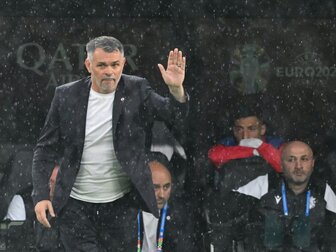 Sagnol kritisiert Pfiffe während der Hymne und lobt Stimmung Sagnol kritisiert Pfiffe während der Hymne und lobt Stimmung