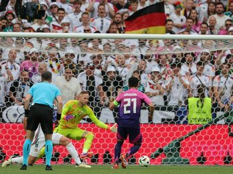 Party in Pink: Deutschland steht schon im Achtelfinale Party in Pink: Deutschland steht schon im Achtelfinale