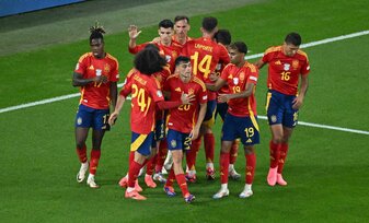 Das spanische Team jubelt über das 1:0. Das spanische Team jubelt über das 1:0.
