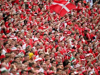 Wegen UEFA-Beleidigung: Dänen müssen 10.000 Euro zahlen Wegen UEFA-Beleidigung: Dänen müssen 10.000 Euro zahlen