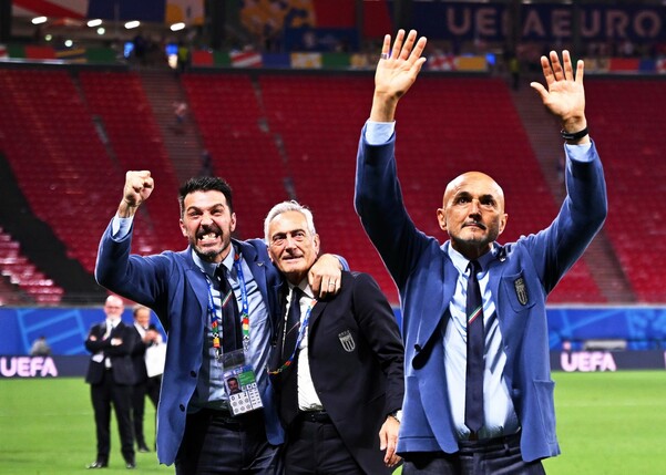 Ein Tor in der achten Minute der Nachspielzeit bescherte dem italienischen Team starke Kritik. Italiens Trainer Luciano Spalletti weist alle Anschuldigungen von sich und seiner Mannschaft.