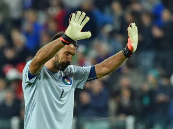 Italiens Presse geht mit Buffon hart ins Gericht (Quelle: SID-IMAGES) Italiens Presse geht mit Buffon hart ins Gericht (Quelle: SID-IMAGES)