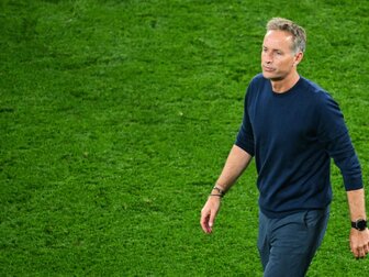 Dänen-Trainer Hjulmand über VAR-Eingriffe: "Eine Schande" Dänen-Trainer Hjulmand über VAR-Eingriffe: "Eine Schande"