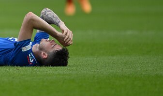 Die Titelverteidiger um Stephan El Shaarawy scheiden bei der EM sang- und klanglos aus. Die Titelverteidiger um Stephan El Shaarawy scheiden bei der EM sang- und klanglos aus.