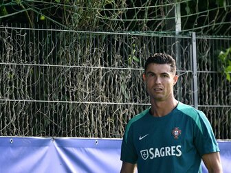 "CR7" erfüllt krankem Flüchtlingskind Herzenswunsch "CR7" erfüllt krankem Flüchtlingskind Herzenswunsch