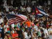 Kubanische und US-Fans feierten in Havanna gemeinsam das historische Fußballspiel beider Länder. Foto: Rolando Pujol