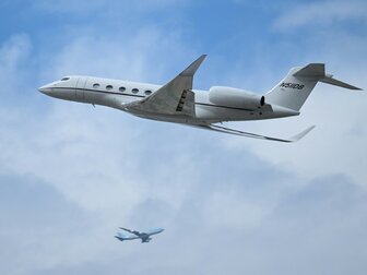 Nachhaltig? England-Spielerfrauen reisen in sechs Privatjets Nachhaltig? England-Spielerfrauen reisen in sechs Privatjets