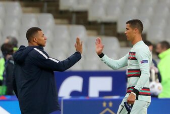 Foto: Ronaldo gegen Mbappé: Giganten-Duell in Hamburg