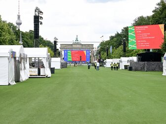 Sturmböen in Berlin: Fanzonen vorübergehend geschlossen Sturmböen in Berlin: Fanzonen vorübergehend geschlossen