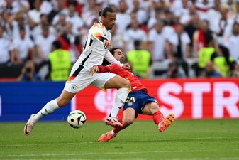 Deutschlands Leroy Sane zeigt sich nach dem Ausscheiden enttäuscht. Deutschlands Leroy Sane zeigt sich nach dem Ausscheiden enttäuscht.